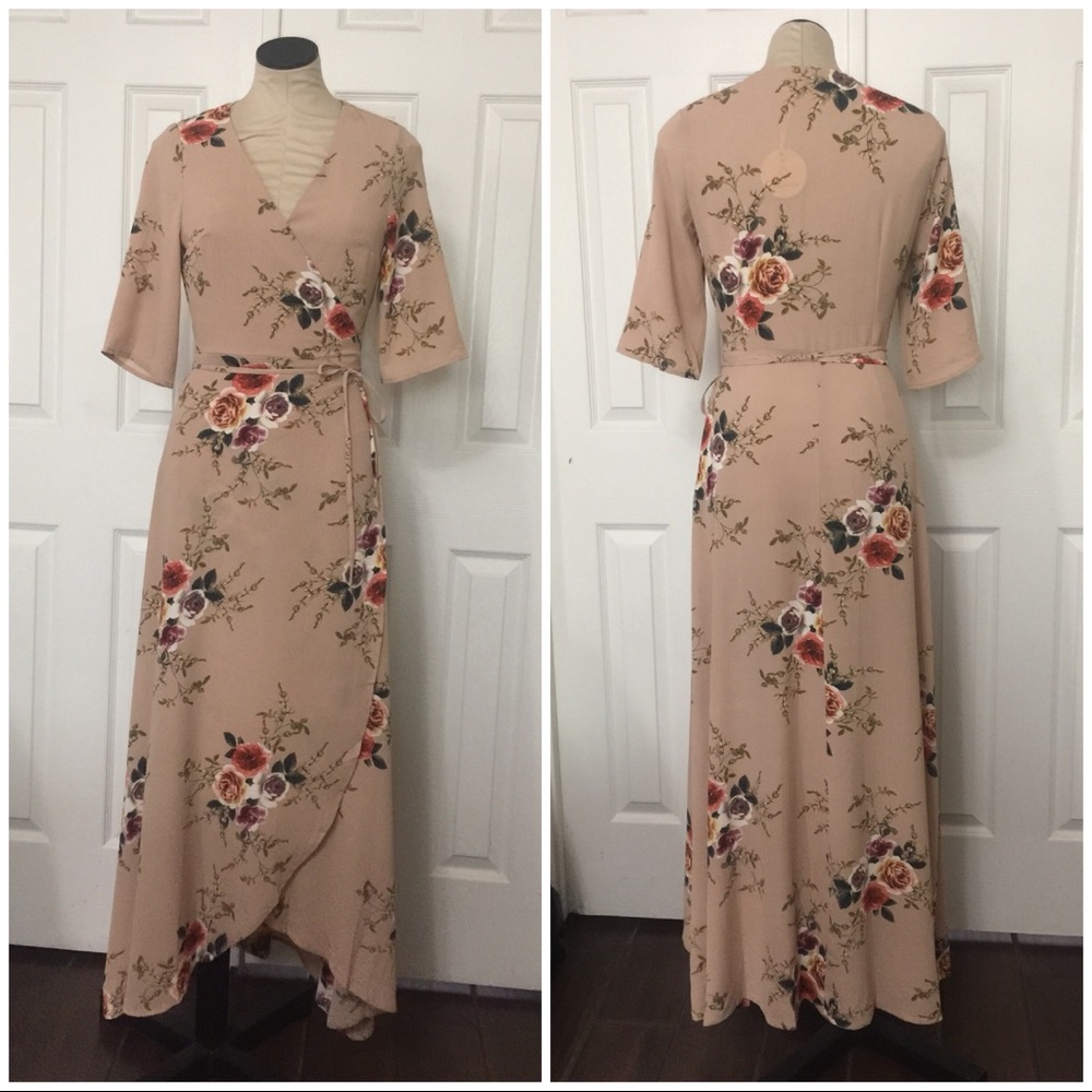 LAST ONE ๐HP 5/1 Floral Wrap Dress - Picture 3 of 5